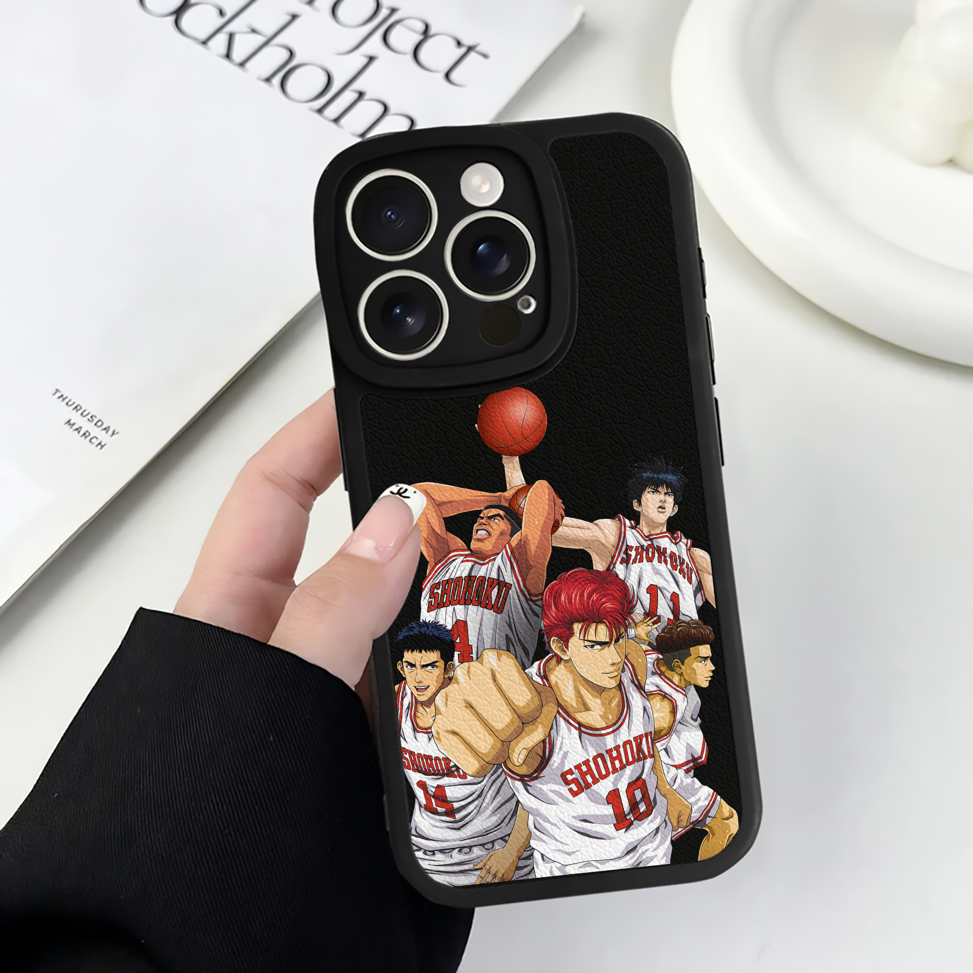 （画像用） SLAM DUNK／スラムダンク 【iPhone 16シリーズ対応】シリコンスマホケース（レザー調） 材質：シリコン